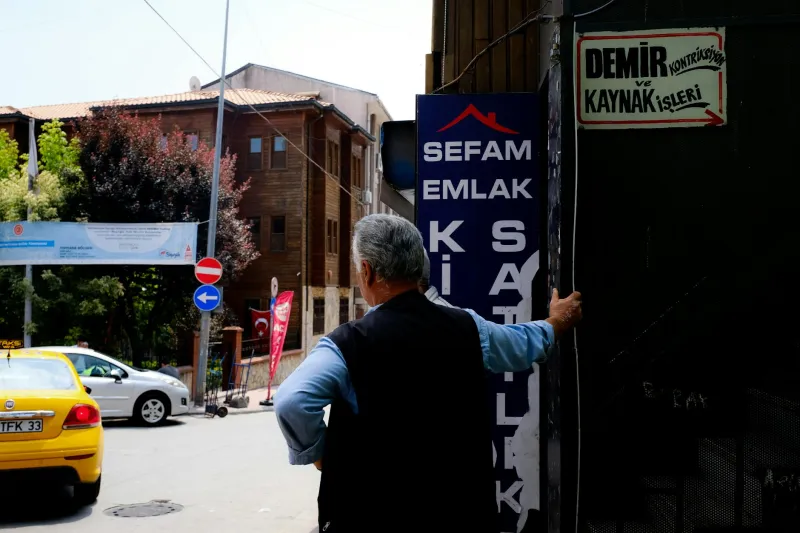 The Career Advice Everyone Repeats — And Why Psychologists Are Quietly Walking It Back